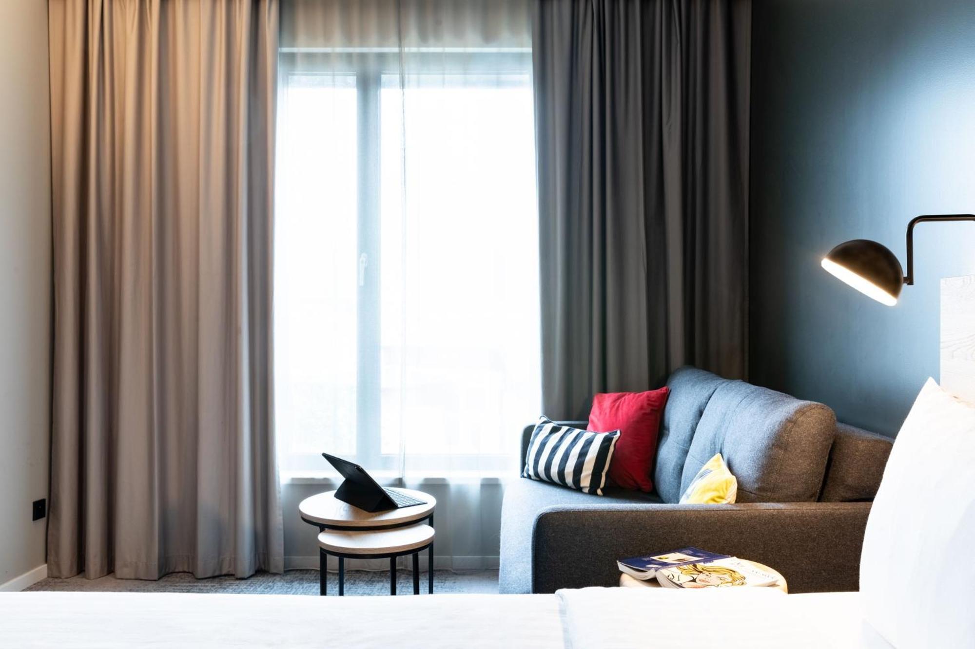 Hotel Moxy Paris Val D'Europe Montévrain Exterior foto